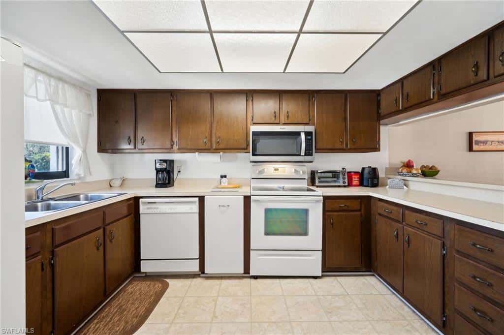 4640 Chantelle Dr #n203, Naples, photo 5