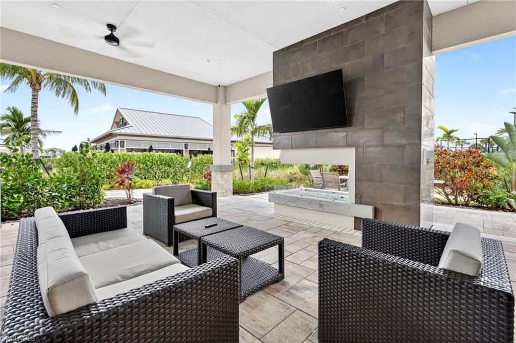 15633 Triesta Ln, Naples, photo 49