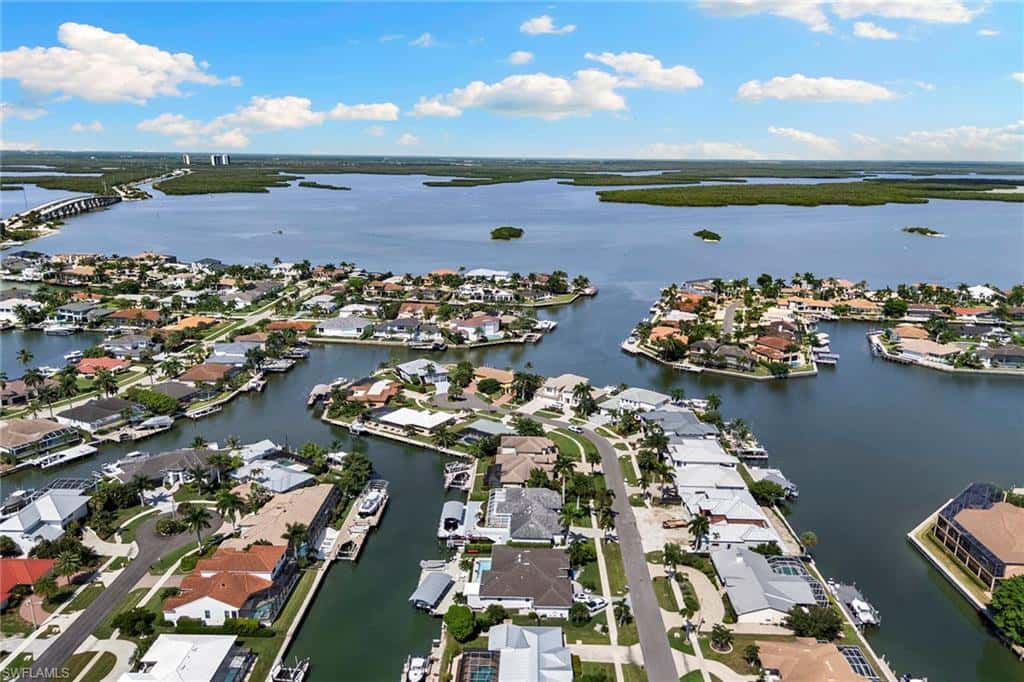 580 Goldcoast Ct, Marco Island, photo 9