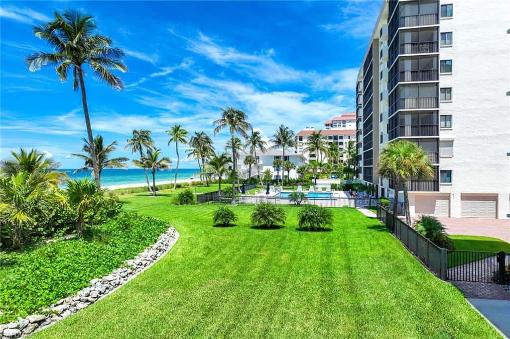 10475 Gulf Shore Dr #114, Naples, photo 38
