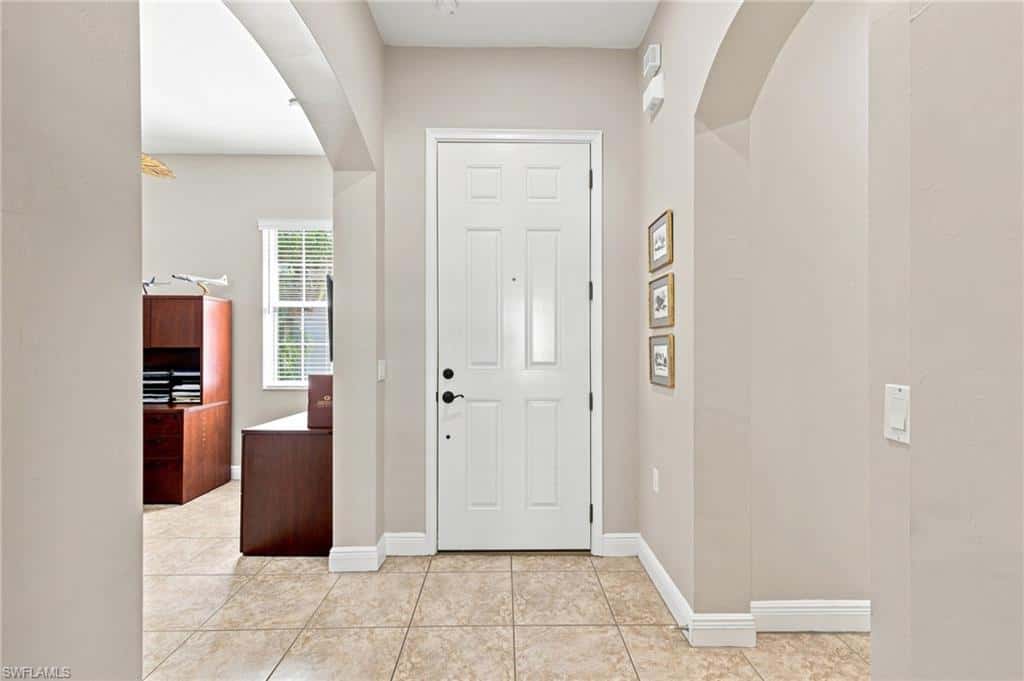 10694 Camarelle Cir, Fort Myers, photo 6