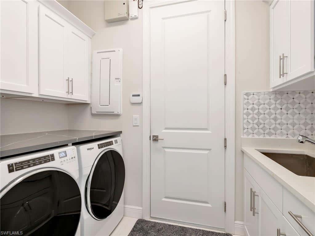 9257 Cayman Dr, Naples, photo 39