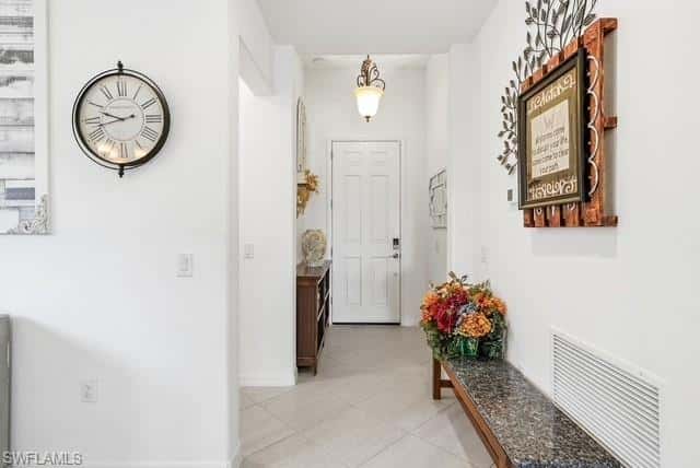 3304 Menores Way, Fort Myers, photo 5