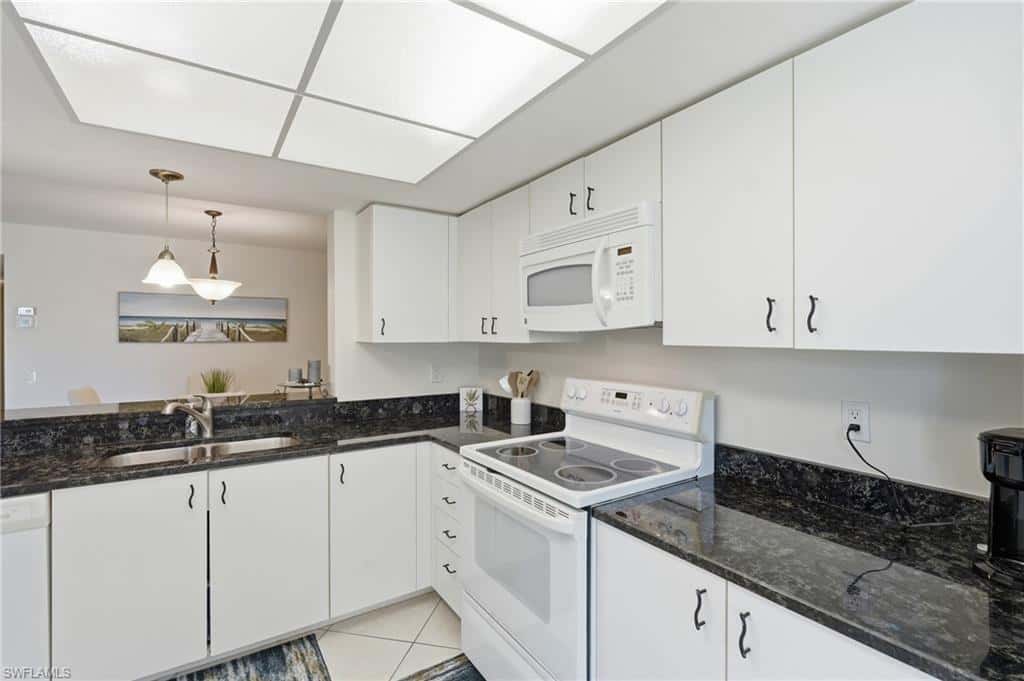7300 Glenmoor Ln #205, Naples, photo 19