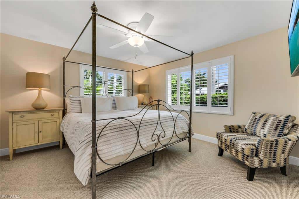 675 Harbour Dr, Naples, photo 24
