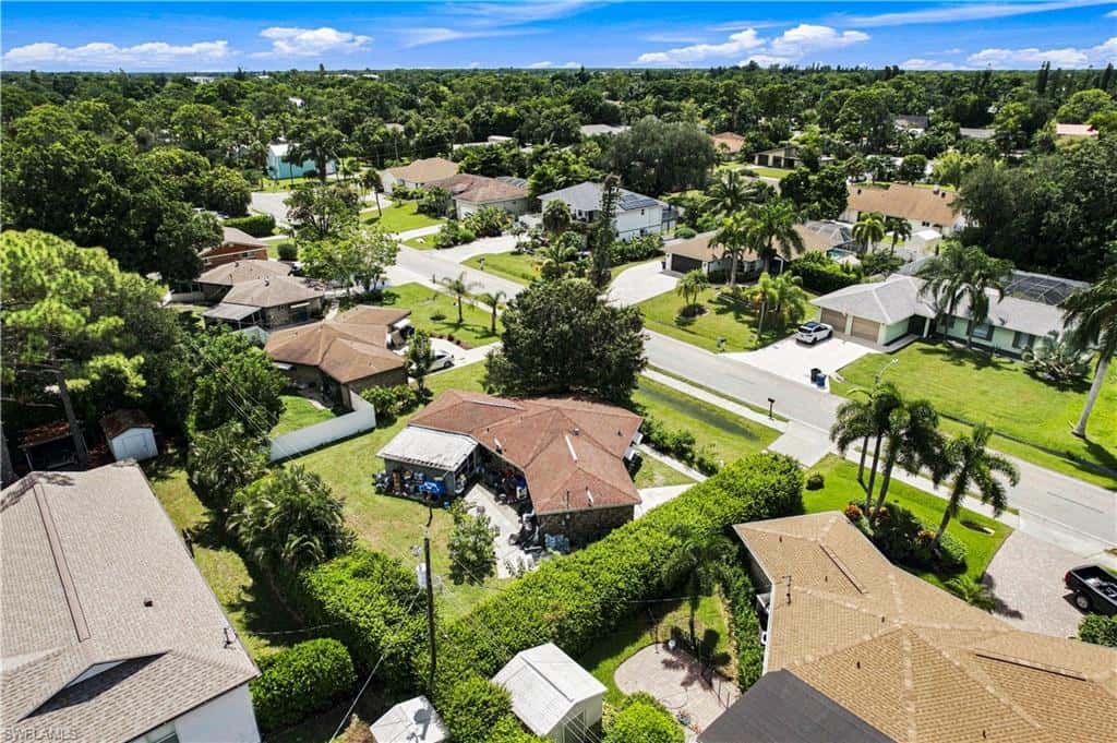 9829 Pennsylvania Ave, Bonita Springs, photo 5