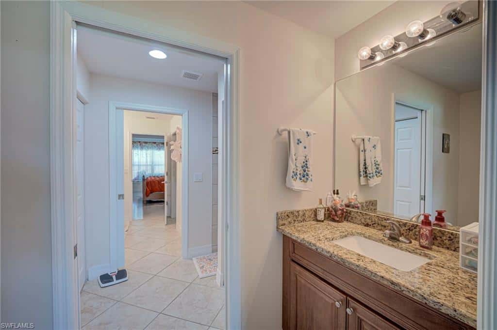 4910 Bygone St, Lehigh Acres, photo 25