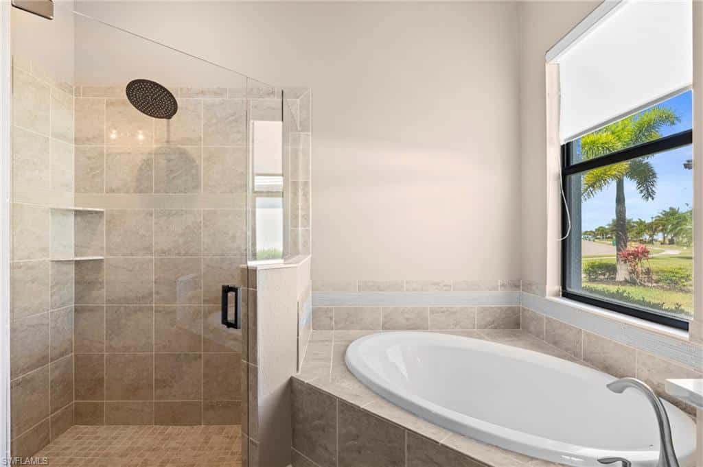 2067 Antigua Ln, Naples, photo 16