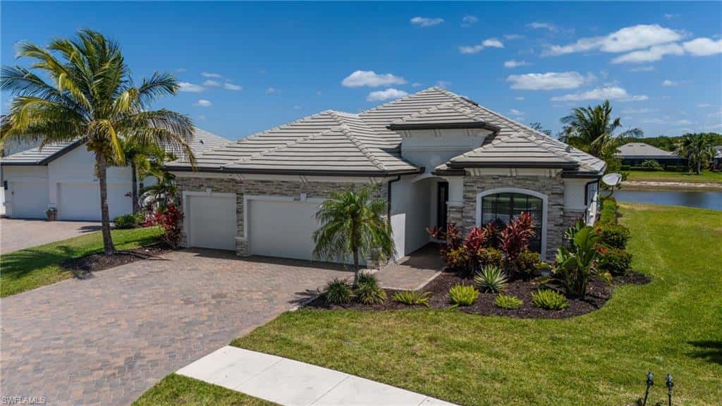 2067 Antigua Ln, Naples, photo 32