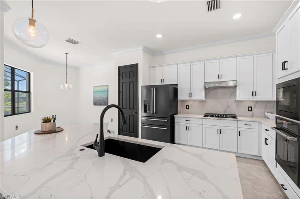 2067 Antigua Ln, Naples, photo 4