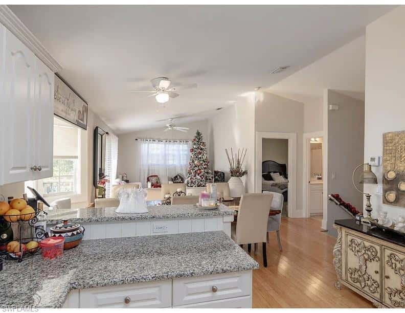 2810 Lakeview Dr, Naples, photo 5