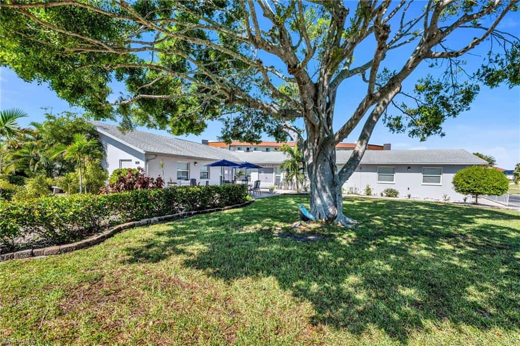 688 Valley Dr, Bonita Springs, photo 23