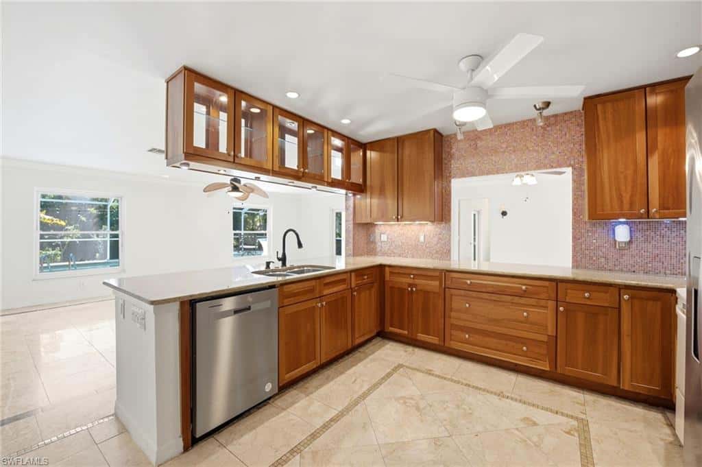 688 Valley Dr, Bonita Springs, photo 9