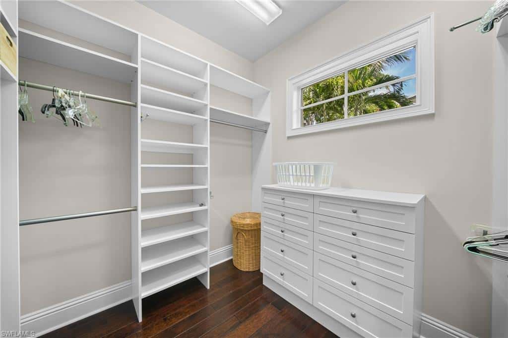 529 Fairway Ter, Naples, photo 23