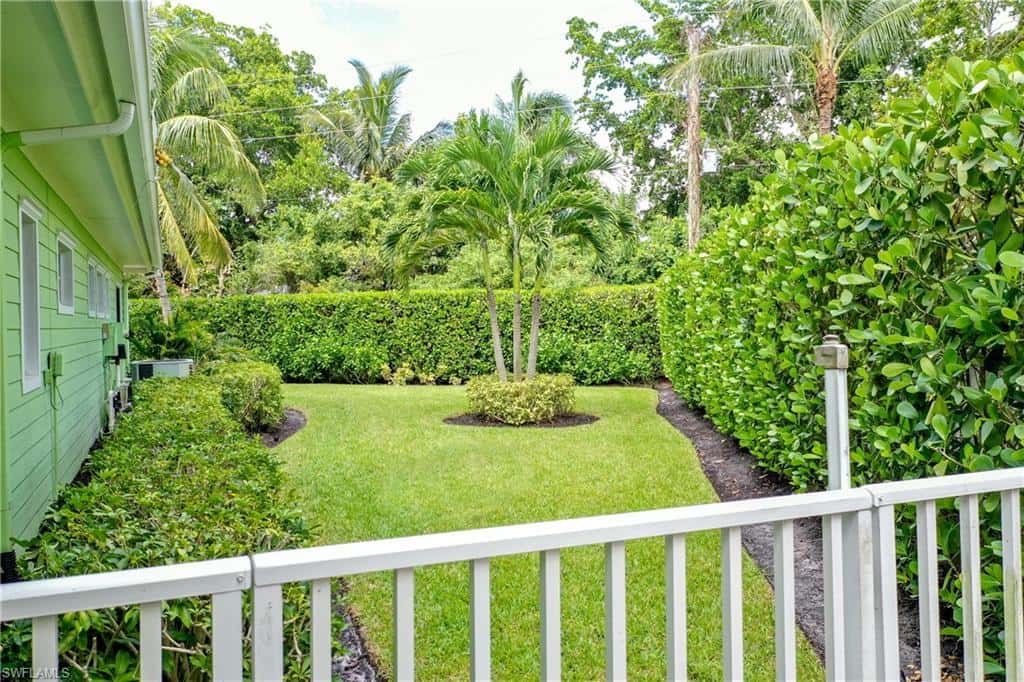 529 Fairway Ter, Naples, photo 43