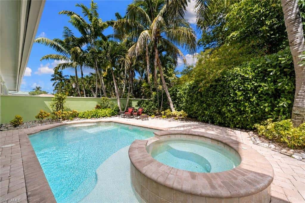 529 Fairway Ter, Naples, photo 16