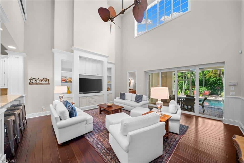 529 Fairway Ter, Naples, photo 10