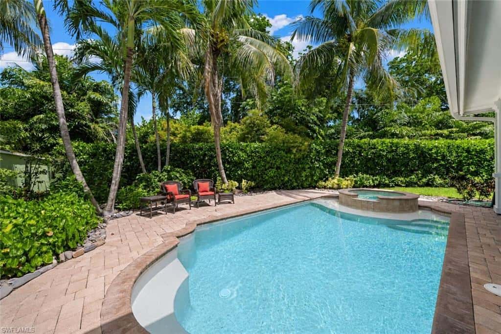 529 Fairway Ter, Naples, photo 15