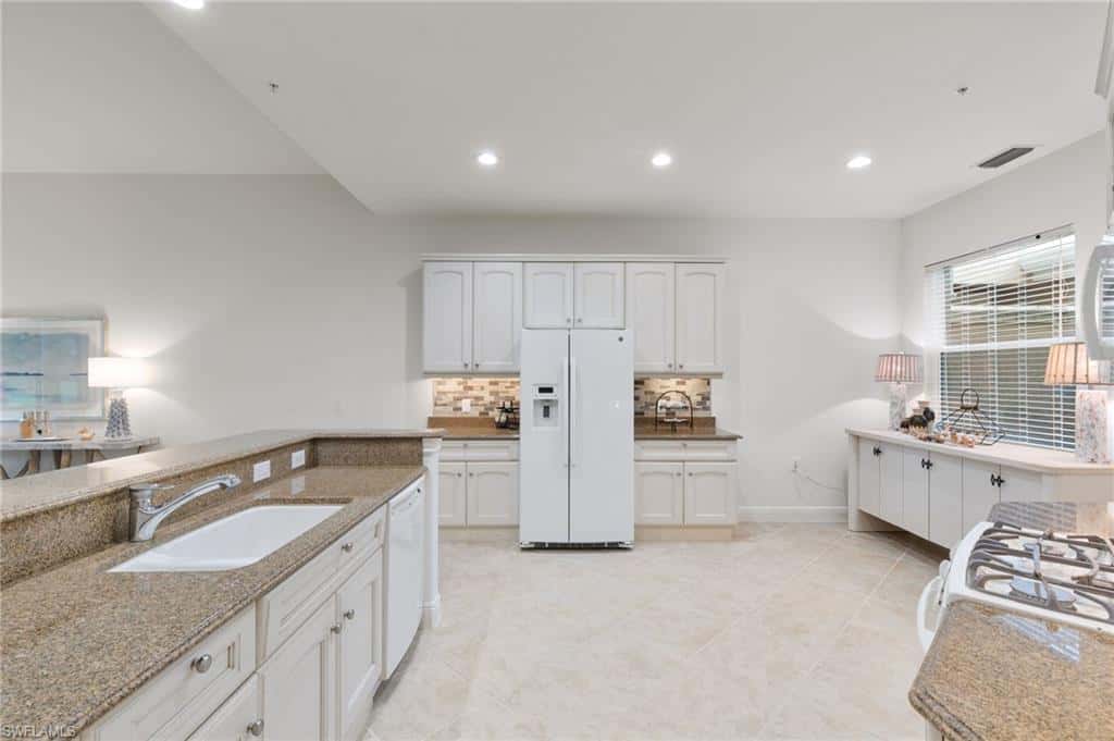 3053 Aviamar Cir #8-102, Naples, photo 9