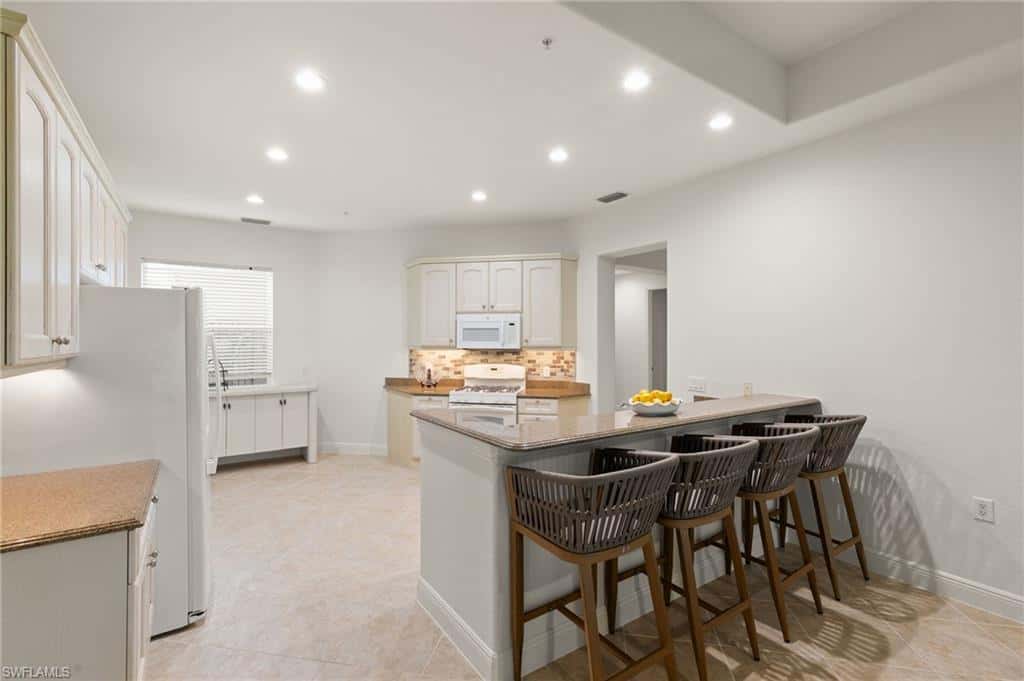 3053 Aviamar Cir #8-102, Naples, photo 8