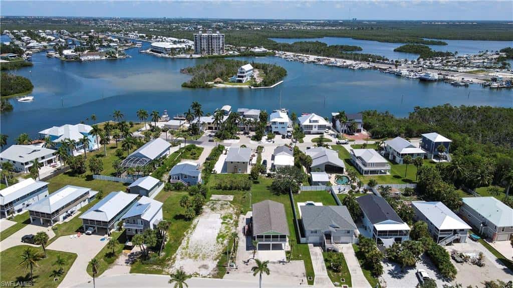 915 North St, Fort Myers Beach, photo 37