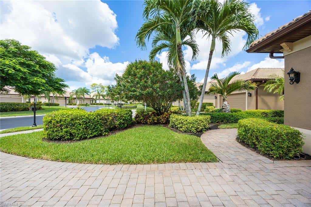 7598 Moorgate Point Way, Naples, photo 32