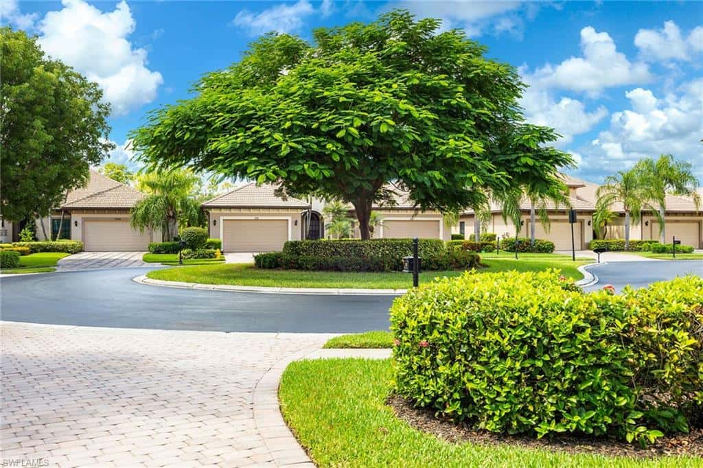 7598 Moorgate Point Way, Naples, photo 33
