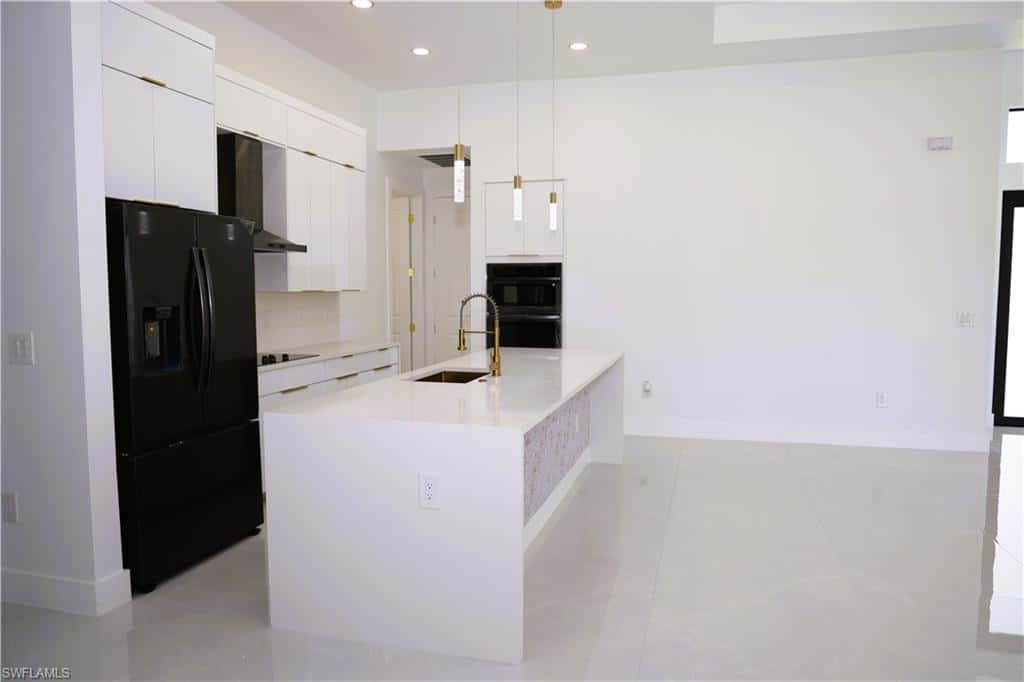 1216 Delores St, Lehigh Acres, photo 9