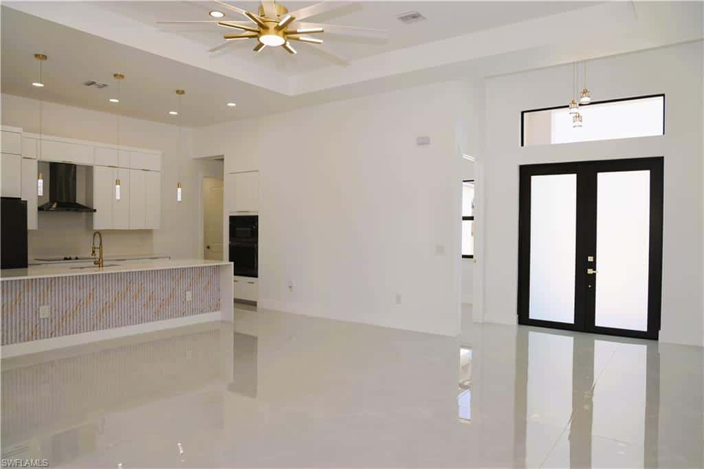 1214 Delores St, Lehigh Acres, photo 5