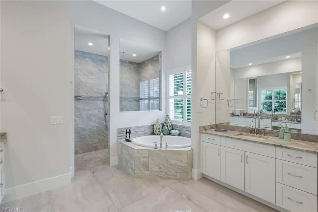 11907 Hedgestone Ct, Naples, photo 30