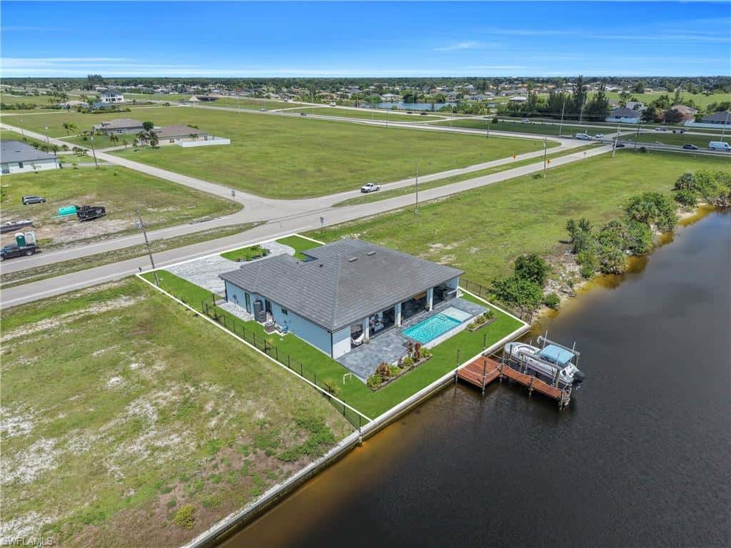 3224 Yucatan Pkwy, Cape Coral, photo 6