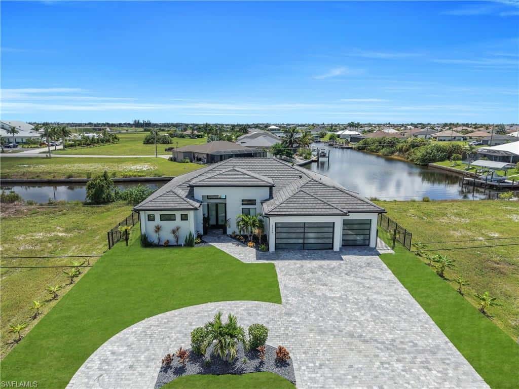 3224 Yucatan Pkwy, Cape Coral, photo 12