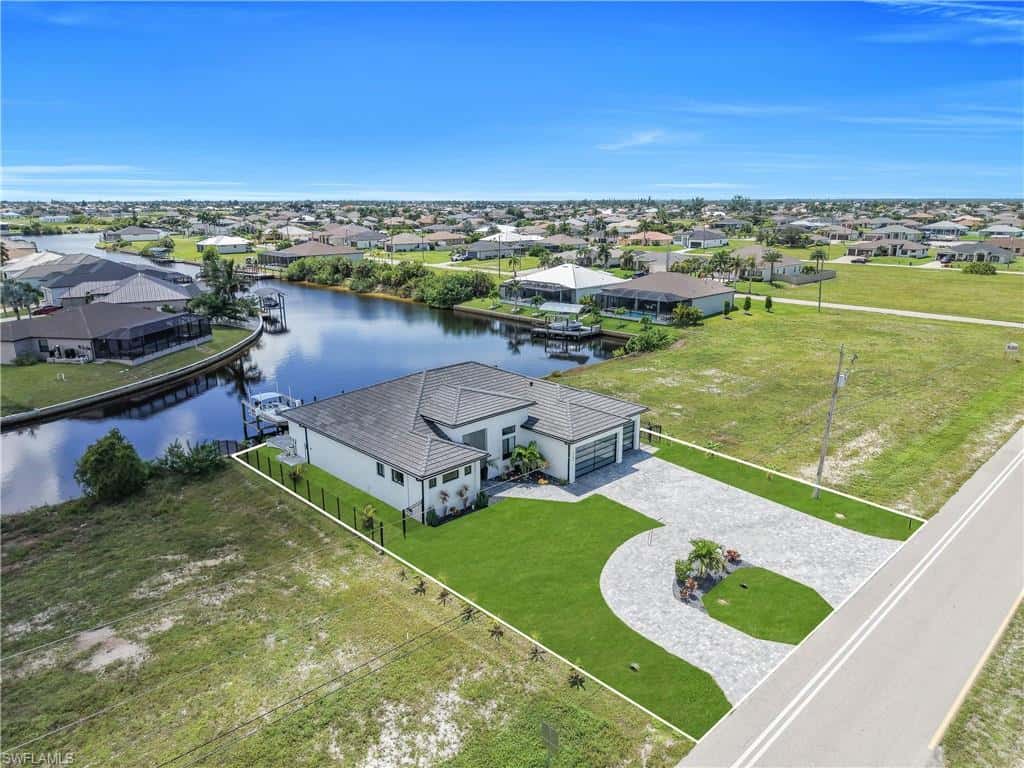 3224 Yucatan Pkwy, Cape Coral, photo 7