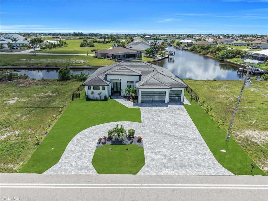 3224 Yucatan Pkwy, Cape Coral, photo 11