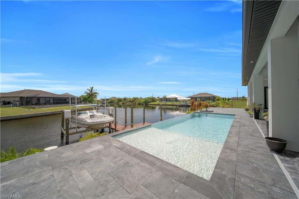 3224 Yucatan Pkwy, Cape Coral, photo 21