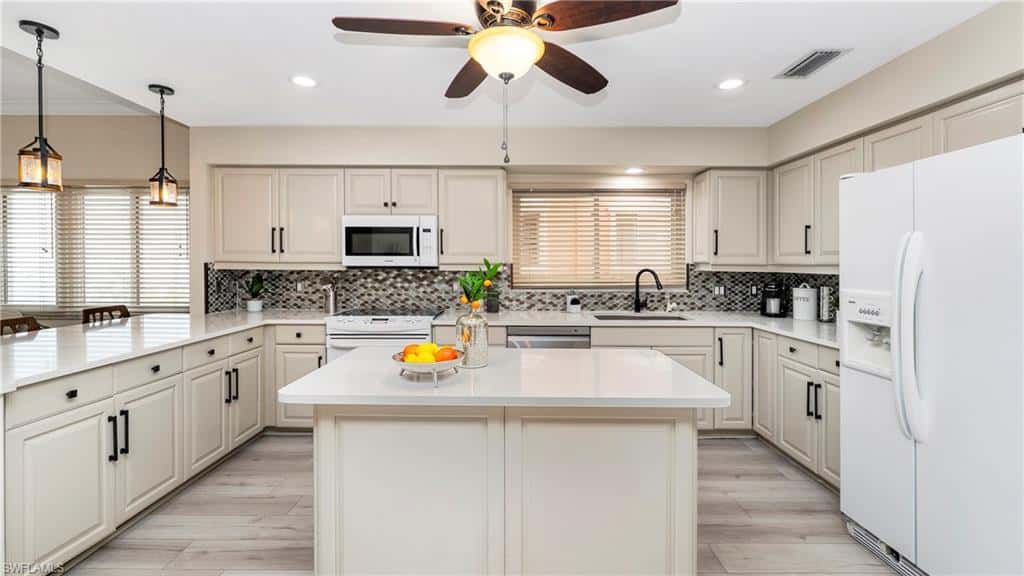 14811 Laguna Dr #202, Fort Myers, photo 6