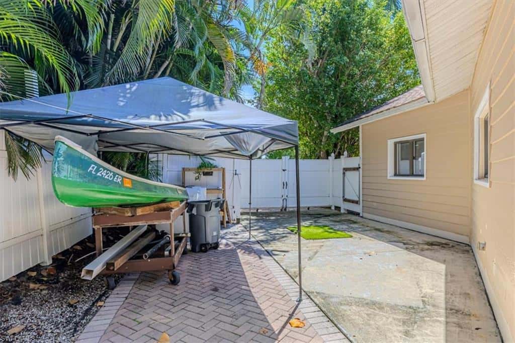 221 Viking Way, Naples, photo 32