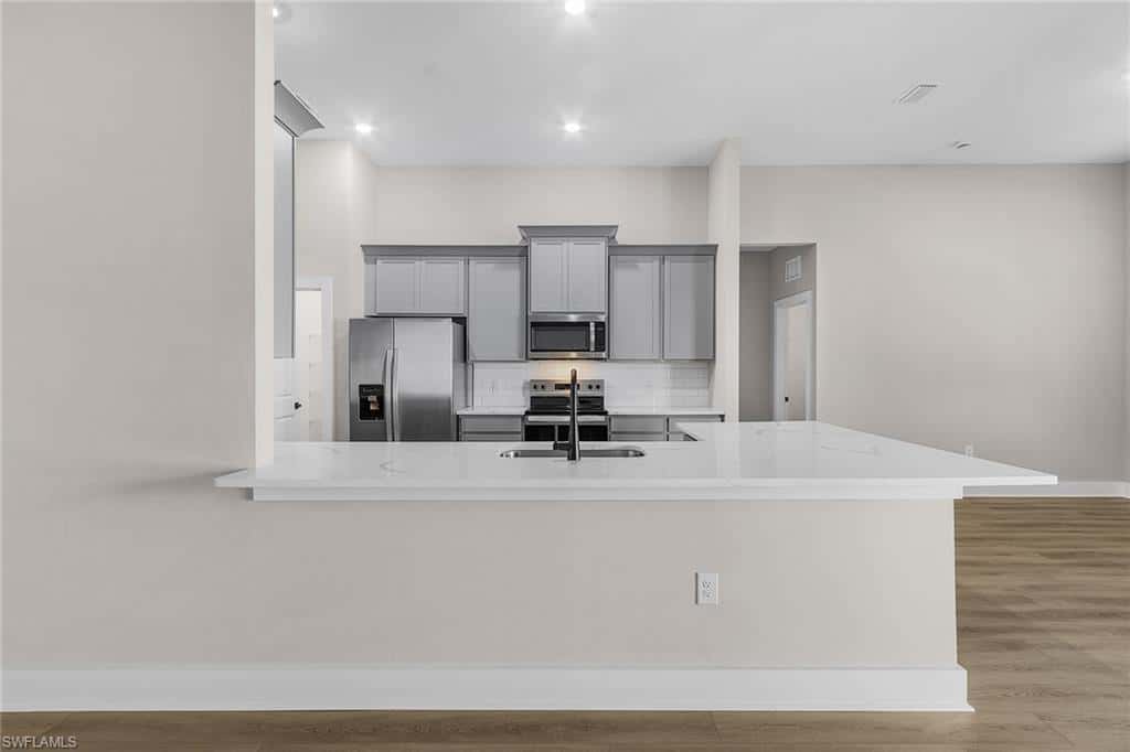 1114 19th Ln, Cape Coral, photo 6