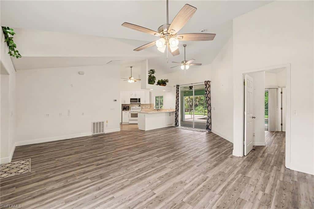 405 Poinsettia Ave, Lehigh Acres, photo 5
