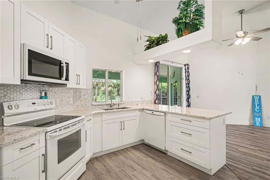 405 Poinsettia Ave, Lehigh Acres, photo 10