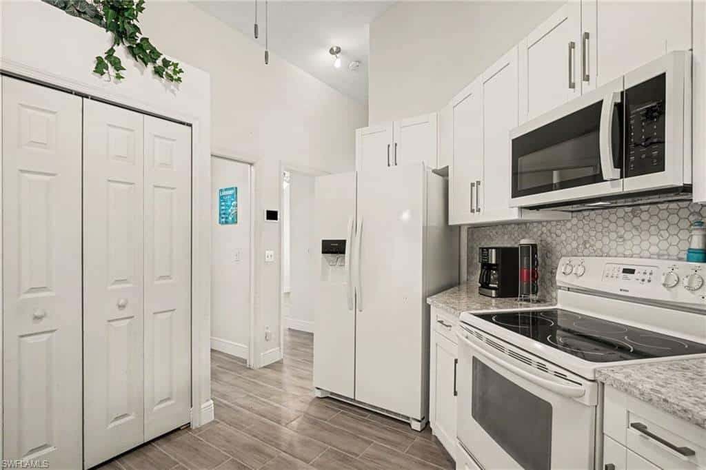 405 Poinsettia Ave, Lehigh Acres, photo 11