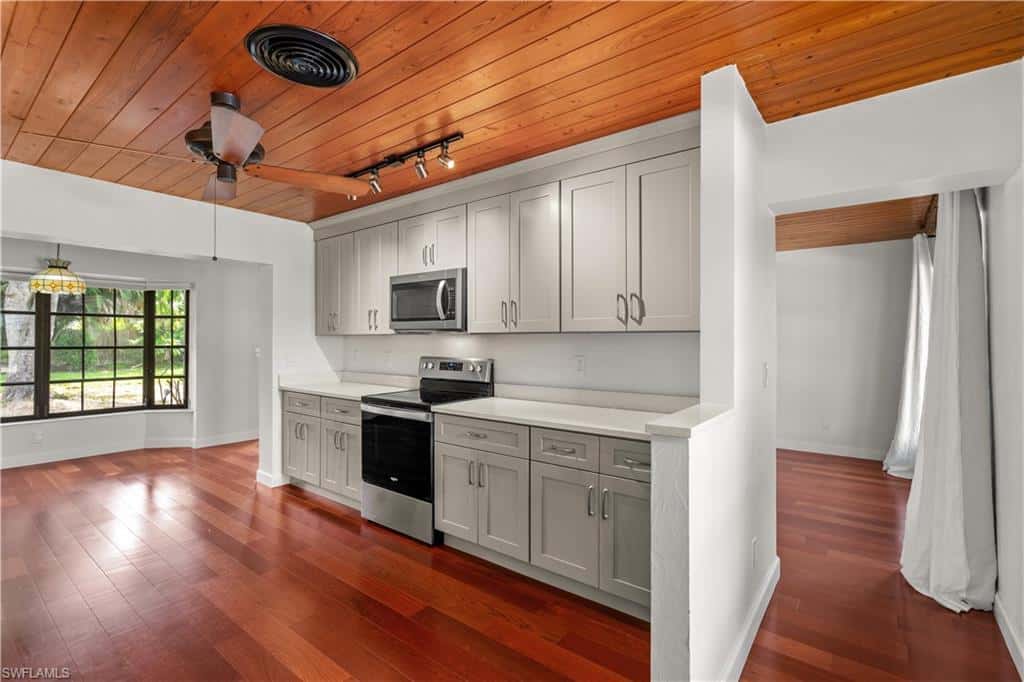 3209 Riverside Dr, Fort Myers, photo 16