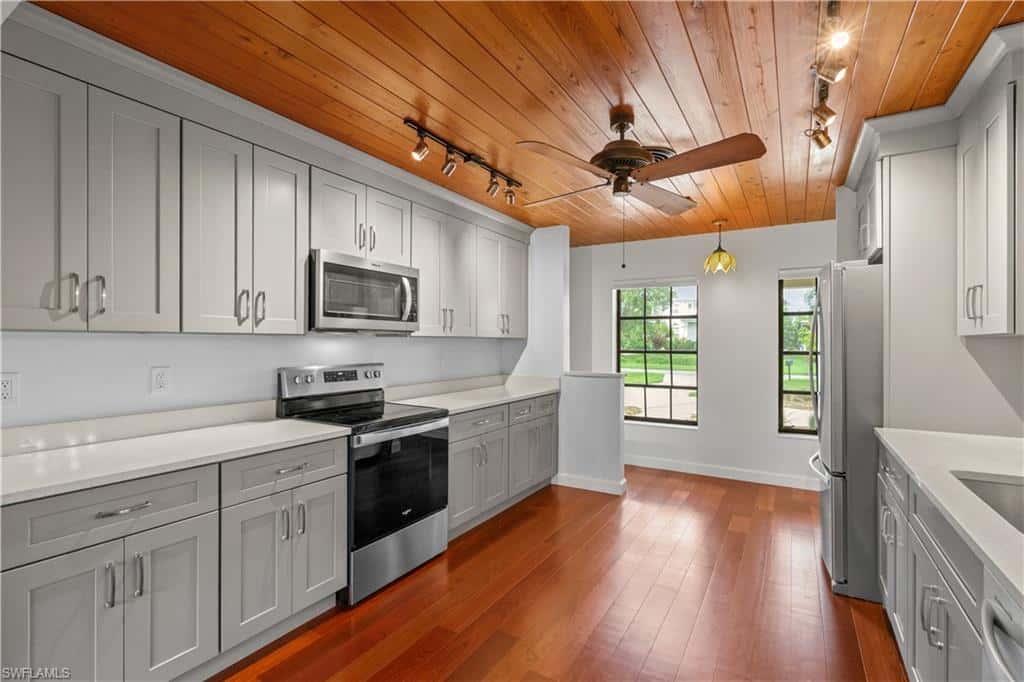 3209 Riverside Dr, Fort Myers, photo 12