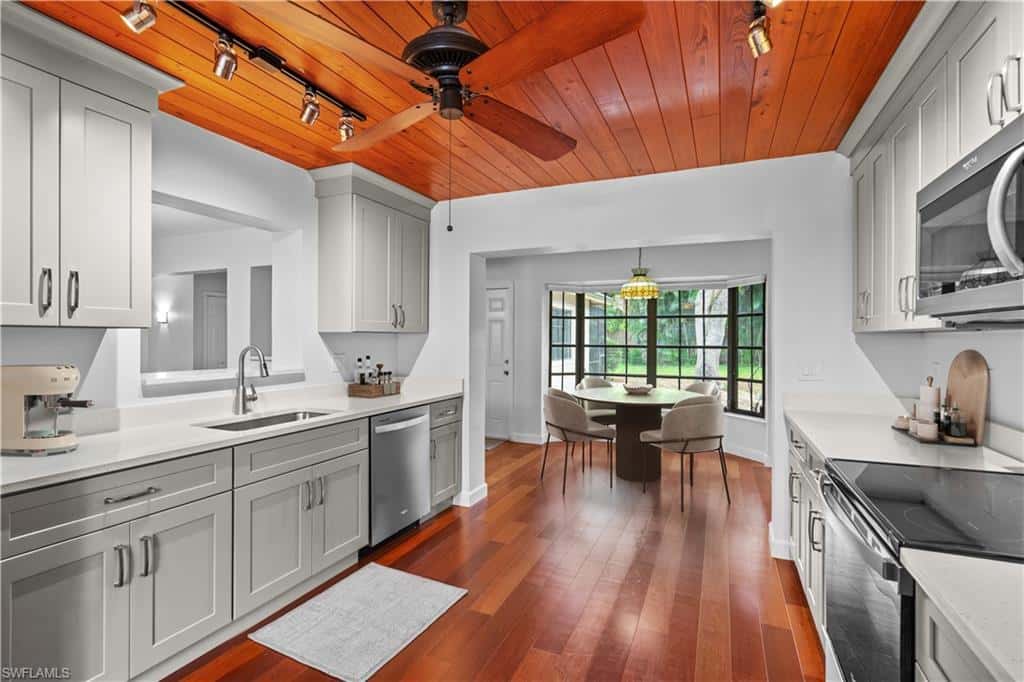 3209 Riverside Dr, Fort Myers, photo 15