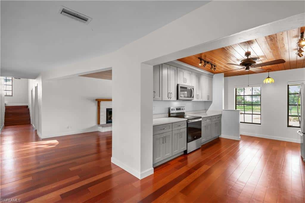 3209 Riverside Dr, Fort Myers, photo 11