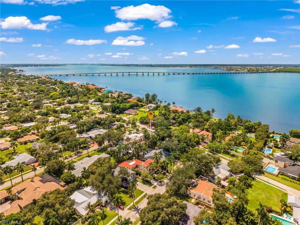 1207 Canterbury Dr, Fort Myers, photo 36