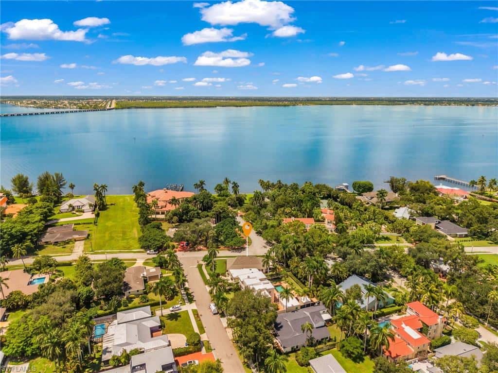 1207 Canterbury Dr, Fort Myers, photo 34