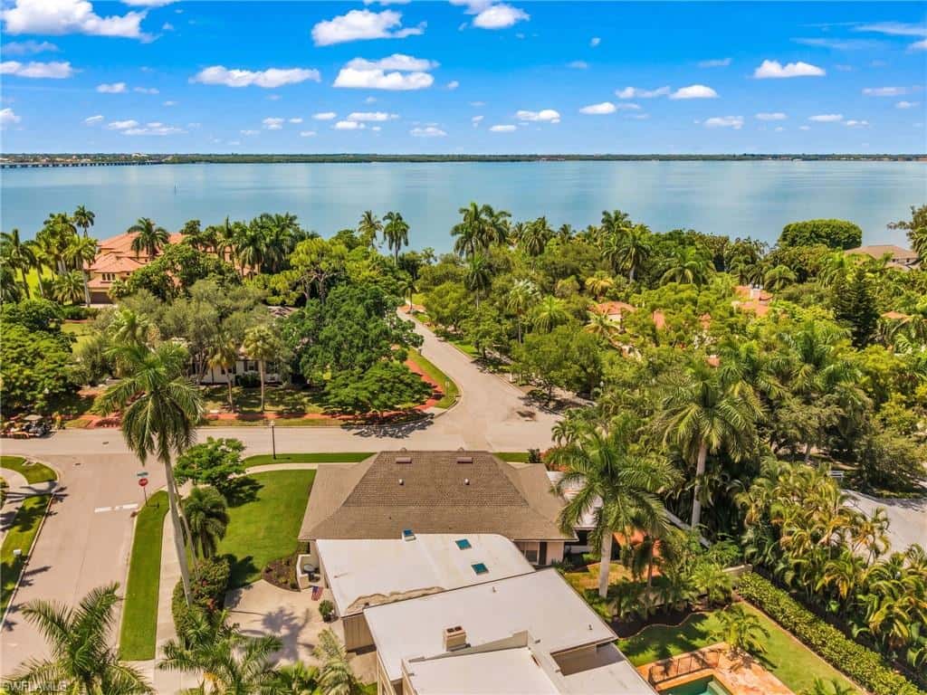 1207 Canterbury Dr, Fort Myers, photo 33
