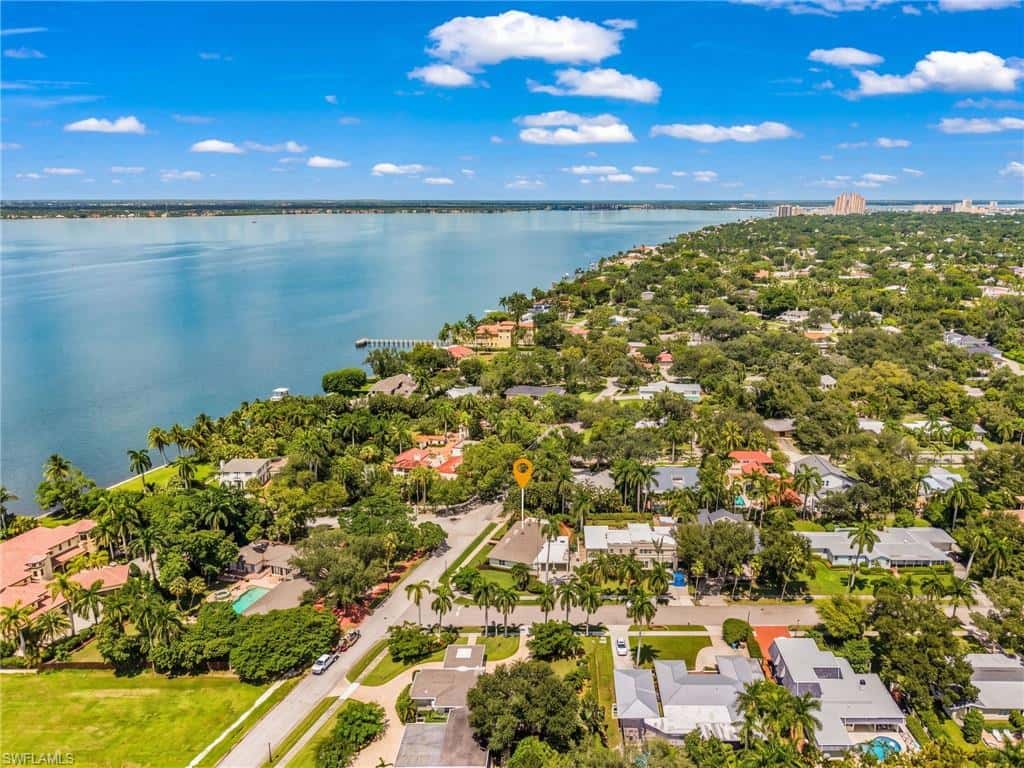 1207 Canterbury Dr, Fort Myers, photo 35