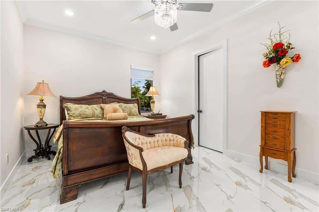 499 Golden Gate Blvd, Naples, photo 17